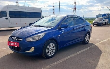 Hyundai Solaris II рестайлинг, 2012 год, 690 000 рублей, 3 фотография