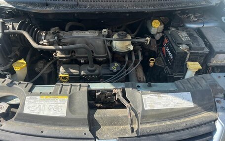 Dodge Caravan IV, 2004 год, 794 000 рублей, 3 фотография