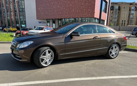 Mercedes-Benz E-Класс, 2012 год, 2 100 000 рублей, 2 фотография