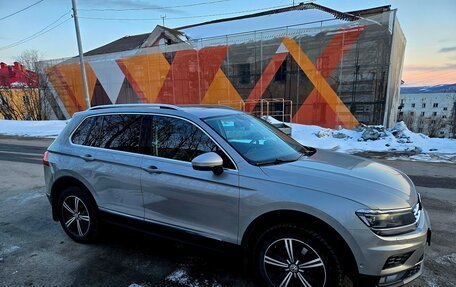 Volkswagen Tiguan II, 2017 год, 3 000 000 рублей, 2 фотография