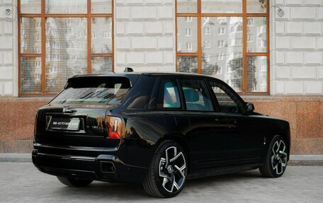 Rolls-Royce Cullinan, 2024 год, 82 000 000 рублей, 5 фотография
