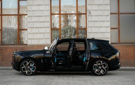 Rolls-Royce Cullinan, 2024 год, 82 000 000 рублей, 8 фотография