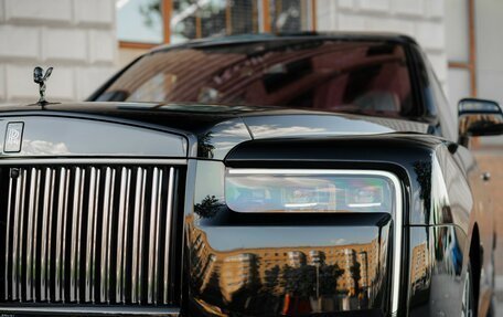 Rolls-Royce Cullinan, 2024 год, 82 000 000 рублей, 14 фотография