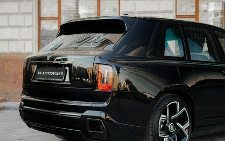 Rolls-Royce Cullinan, 2024 год, 82 000 000 рублей, 17 фотография