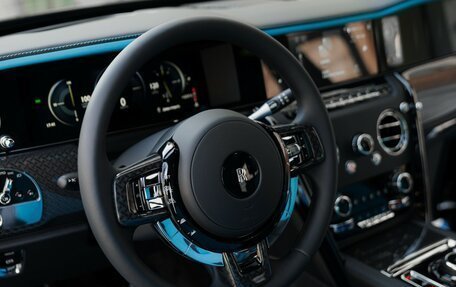 Rolls-Royce Cullinan, 2024 год, 82 000 000 рублей, 18 фотография