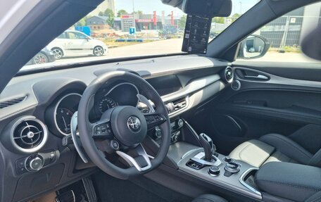 Alfa Romeo Giulia II, 2022 год, 3 910 000 рублей, 6 фотография