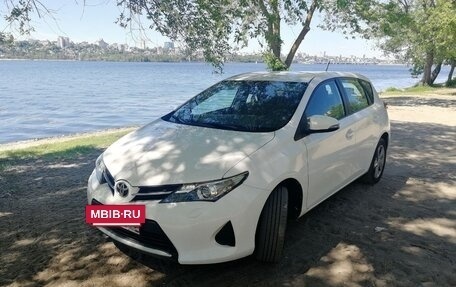 Toyota Auris II, 2013 год, 1 300 000 рублей, 3 фотография