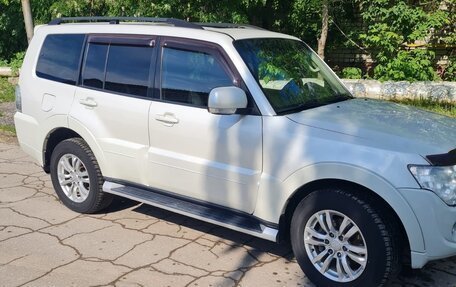 Mitsubishi Pajero IV, 2014 год, 2 700 000 рублей, 2 фотография