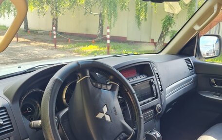 Mitsubishi Pajero IV, 2014 год, 2 700 000 рублей, 5 фотография