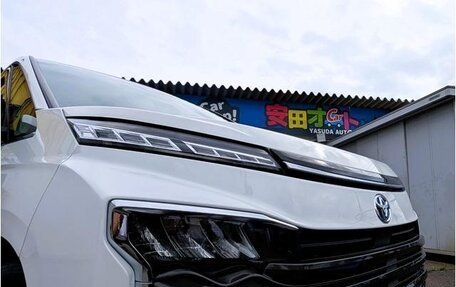 Toyota Voxy, 2022 год, 2 637 000 рублей, 5 фотография