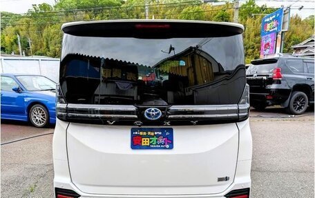 Toyota Voxy, 2022 год, 2 637 000 рублей, 7 фотография