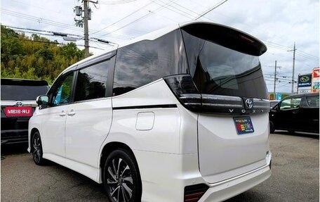 Toyota Voxy, 2022 год, 2 637 000 рублей, 8 фотография