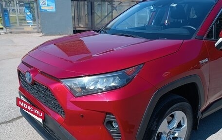 Toyota RAV4, 2020 год, 3 100 000 рублей, 2 фотография