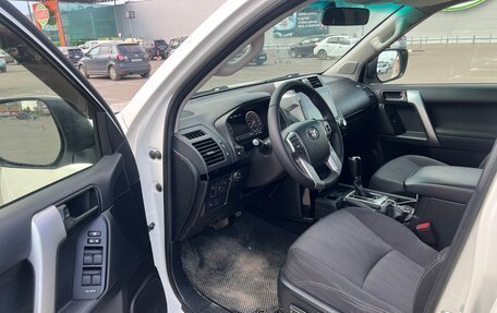 Toyota Land Cruiser Prado 150 рестайлинг 2, 2015 год, 3 333 333 рублей, 9 фотография