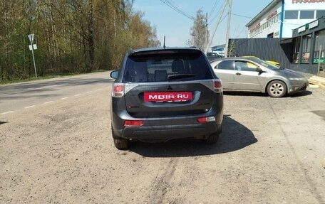 Mitsubishi Outlander III рестайлинг 3, 2013 год, 1 350 000 рублей, 4 фотография