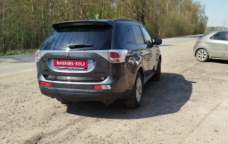 Mitsubishi Outlander III рестайлинг 3, 2013 год, 1 350 000 рублей, 7 фотография