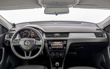 Skoda Rapid I, 2017 год, 895 000 рублей, 14 фотография