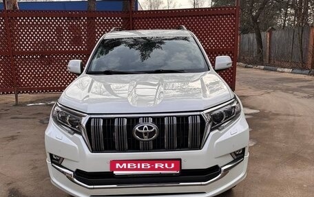 Toyota Land Cruiser Prado 150 рестайлинг 2, 2019 год, 6 100 000 рублей, 3 фотография