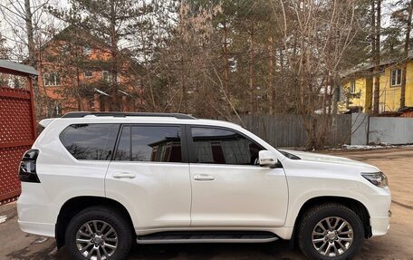Toyota Land Cruiser Prado 150 рестайлинг 2, 2019 год, 6 100 000 рублей, 9 фотография