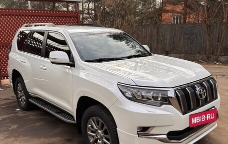 Toyota Land Cruiser Prado 150 рестайлинг 2, 2019 год, 6 100 000 рублей, 10 фотография