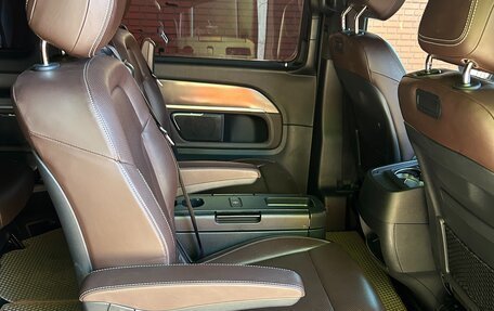 Mercedes-Benz V-Класс, 2018 год, 5 700 000 рублей, 7 фотография