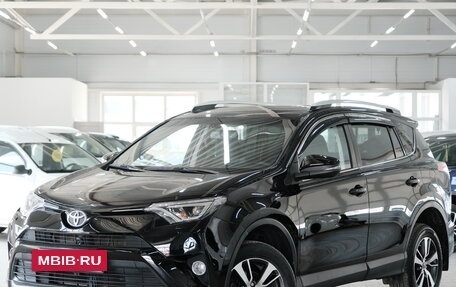 Toyota RAV4, 2018 год, 2 199 000 рублей, 2 фотография