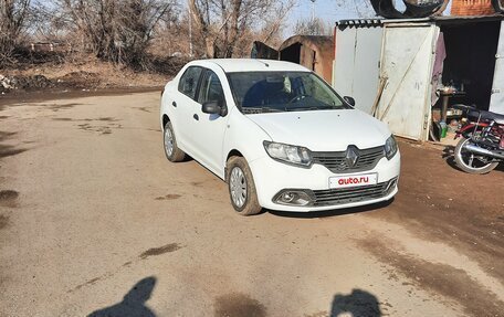 Renault Logan II, 2018 год, 650 000 рублей, 2 фотография