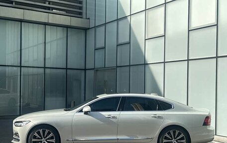 Volvo S90 II рестайлинг, 2022 год, 3 383 000 рублей, 6 фотография