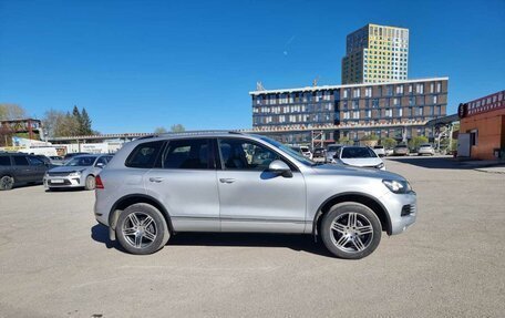 Volkswagen Touareg III, 2010 год, 1 559 000 рублей, 2 фотография