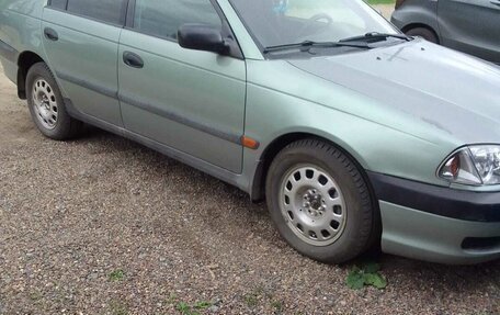 Toyota Avensis III рестайлинг, 2001 год, 450 000 рублей, 3 фотография
