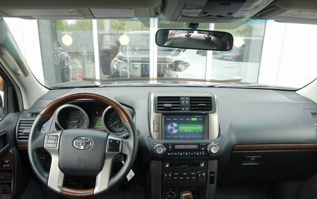 Toyota Land Cruiser Prado 150 рестайлинг 2, 2013 год, 2 950 000 рублей, 8 фотография