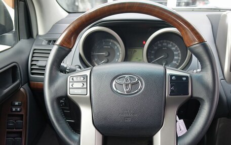 Toyota Land Cruiser Prado 150 рестайлинг 2, 2013 год, 2 950 000 рублей, 11 фотография