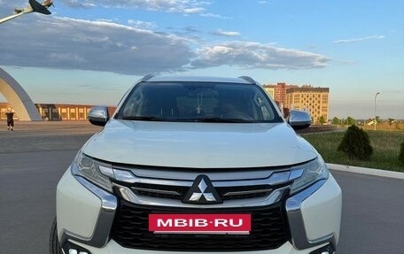 Mitsubishi Pajero Sport III рестайлинг, 2017 год, 2 800 000 рублей, 2 фотография