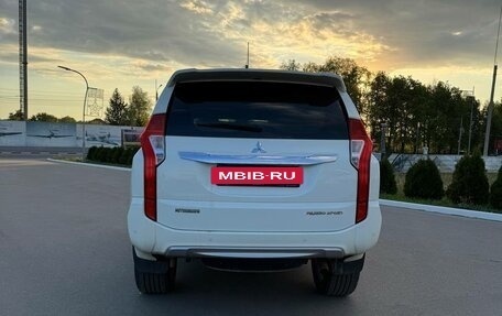 Mitsubishi Pajero Sport III рестайлинг, 2017 год, 2 800 000 рублей, 5 фотография
