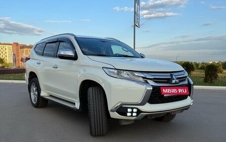 Mitsubishi Pajero Sport III рестайлинг, 2017 год, 2 800 000 рублей, 3 фотография