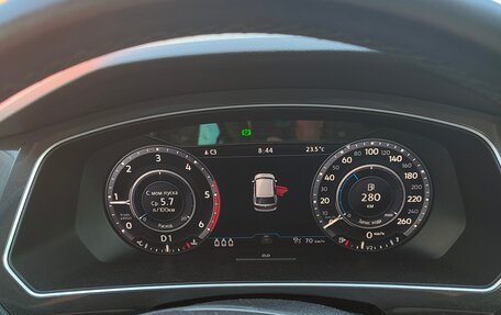 Volkswagen Tiguan II, 2017 год, 2 700 000 рублей, 4 фотография