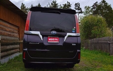 Toyota Esquire I, 2018 год, 2 800 000 рублей, 1 фотография