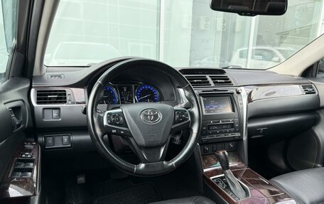 Toyota Camry, 2017 год, 1 815 000 рублей, 6 фотография