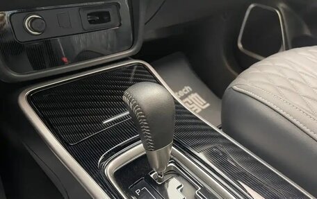 Mitsubishi Outlander III рестайлинг 3, 2021 год, 1 800 000 рублей, 12 фотография