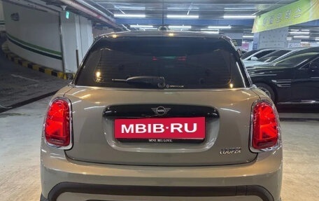 MINI Clubman, 2021 год, 1 900 000 рублей, 4 фотография