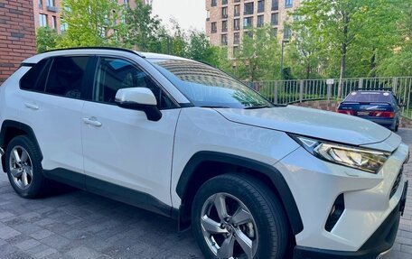 Toyota RAV4, 2021 год, 3 400 000 рублей, 5 фотография