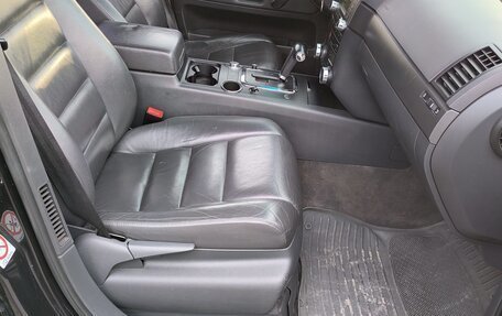 Volkswagen Touareg III, 2005 год, 750 000 рублей, 6 фотография