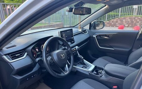 Toyota RAV4, 2021 год, 3 400 000 рублей, 6 фотография