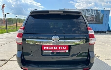 Toyota Land Cruiser Prado 150 рестайлинг 2, 2015 год, 3 500 000 рублей, 7 фотография