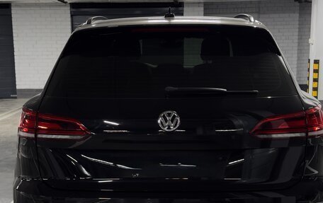 Volkswagen Touareg III, 2018 год, 4 690 000 рублей, 5 фотография