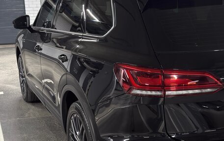 Volkswagen Touareg III, 2018 год, 4 690 000 рублей, 7 фотография