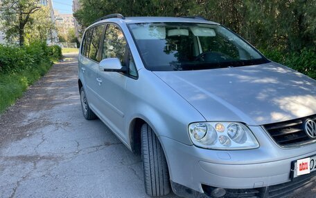 Volkswagen Touran III, 2004 год, 549 000 рублей, 2 фотография