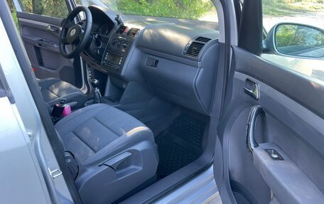 Volkswagen Touran III, 2004 год, 549 000 рублей, 7 фотография