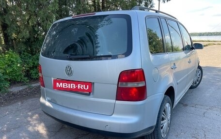 Volkswagen Touran III, 2004 год, 549 000 рублей, 4 фотография
