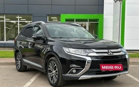 Mitsubishi Outlander III рестайлинг 3, 2017 год, 2 150 000 рублей, 3 фотография